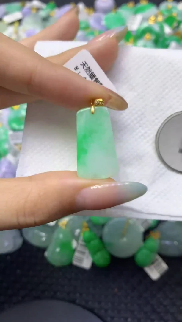 颈饰未镶嵌翡翠天然缅甸翡翠A货