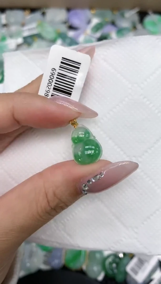颈饰18K金镶嵌翡翠1111111111