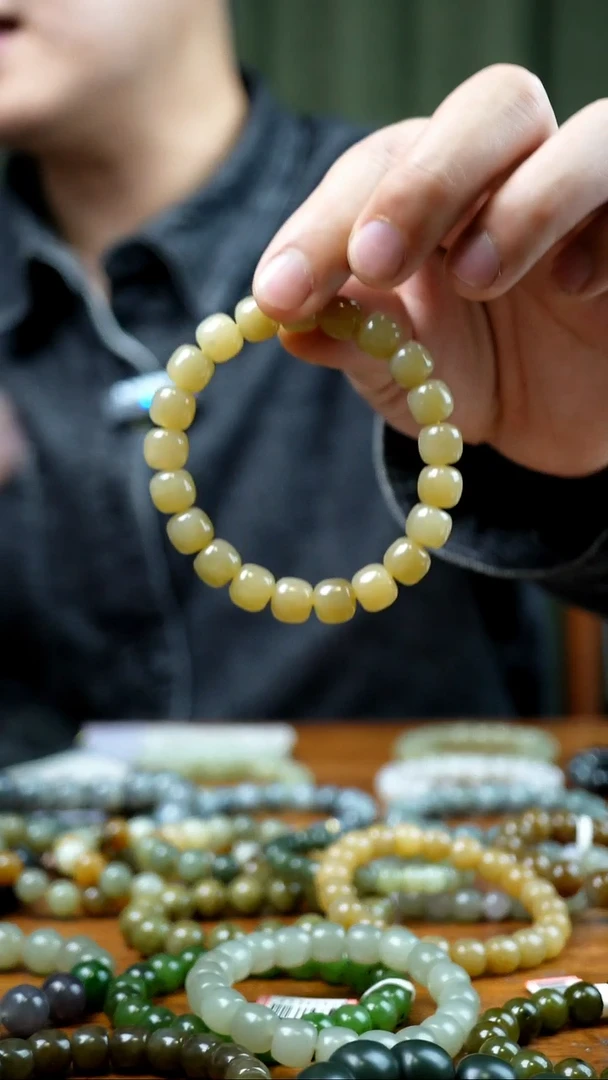 未镶嵌手链和田玉（糖玉）且莫黄金4