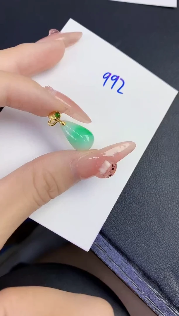 颈饰未镶嵌翡翠缅甸天然翡翠A货