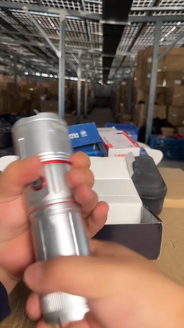 【刚炮王】可远射可泛光多功能铝合金防水防摔强光手电筒