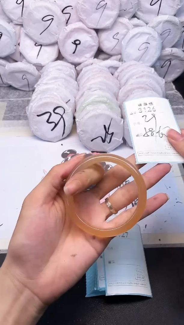 玛瑙/玉髓手镯未镶嵌3126
