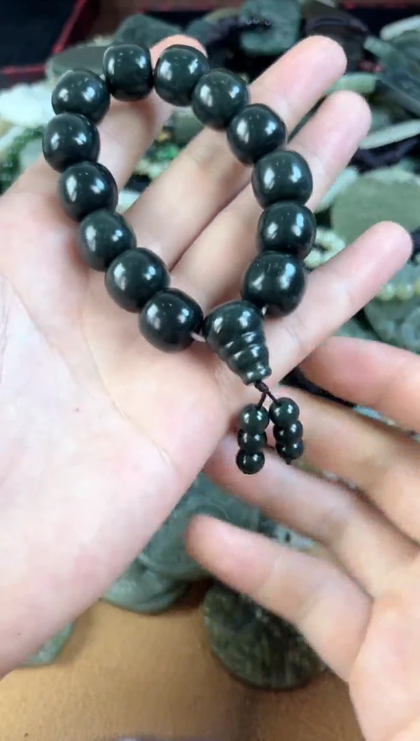 和田玉未镶嵌颈饰1