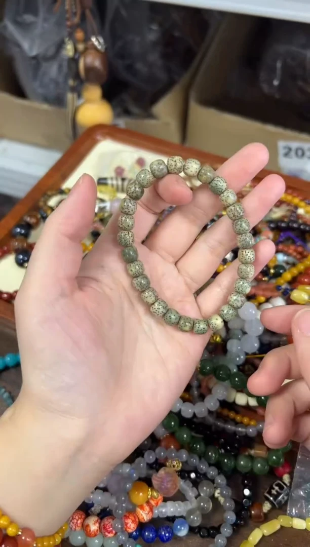 星月菩提手串石玉奶奶灰星月菩提素圈手串