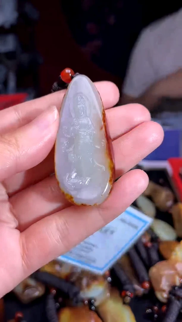 和田玉未镶嵌颈饰1