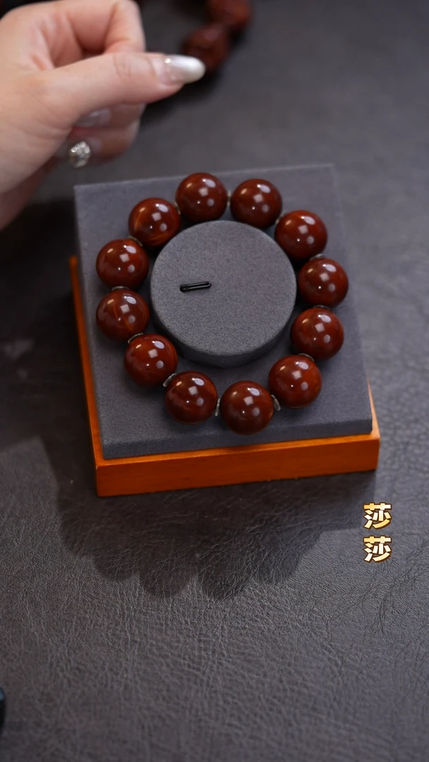吊坠橄榄核尔****?橄榄核