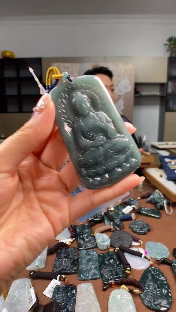 颈饰未镶嵌翡翠多样性发其一