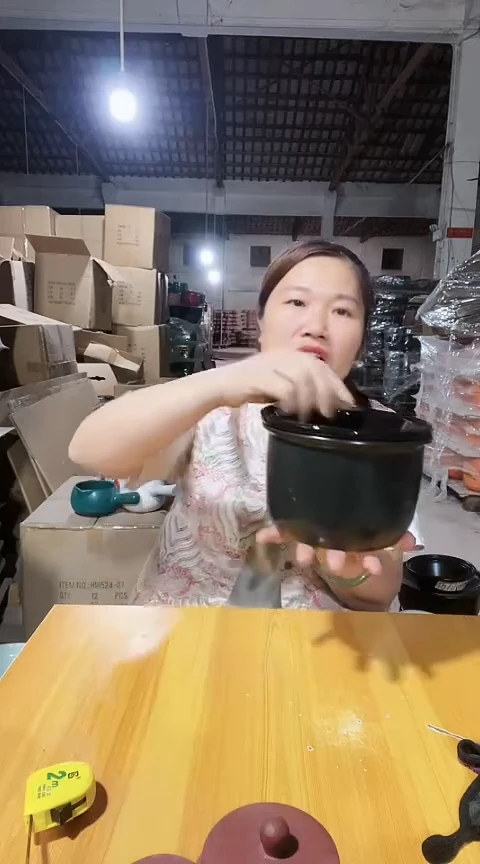 723瑕疵1.2黑锅带盖。。