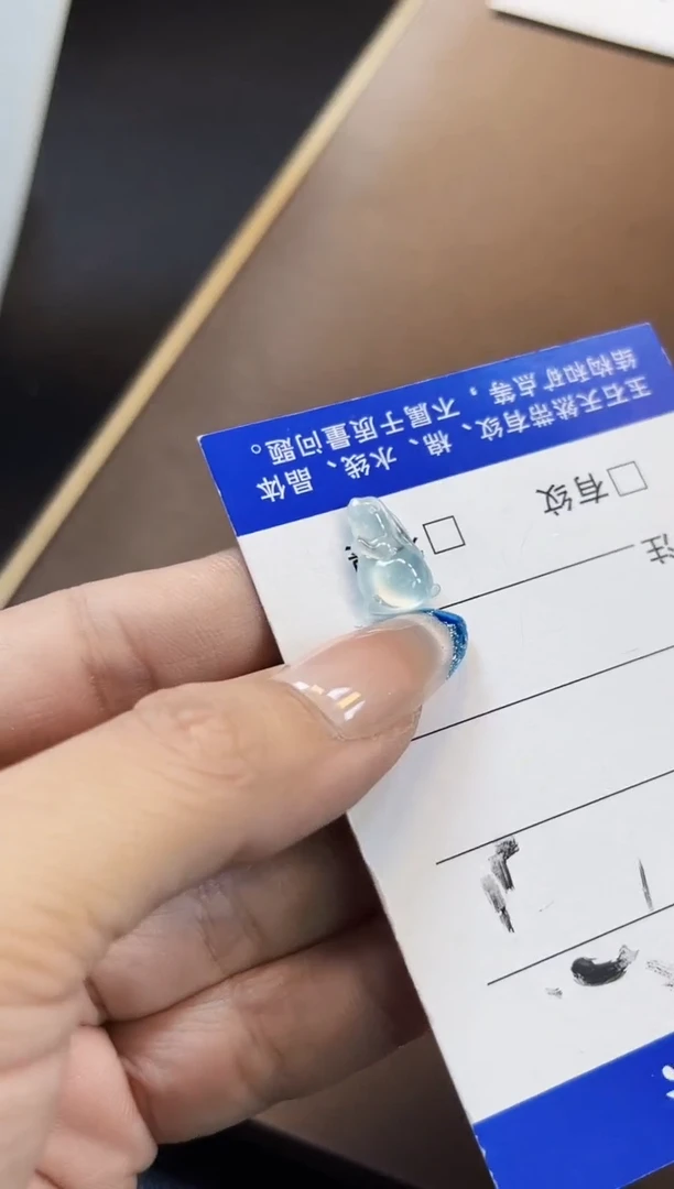 裸石翡翠嚣****?BOIS44高冰小兔子