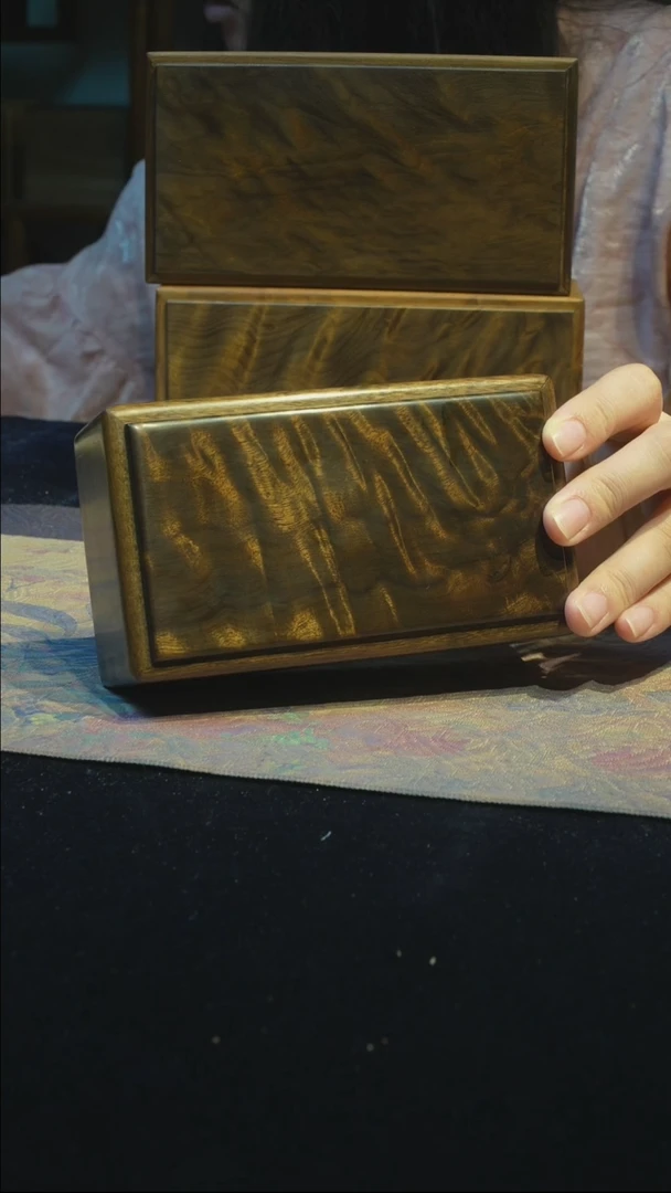 金丝楠阴沉木水波纹抽拉盒