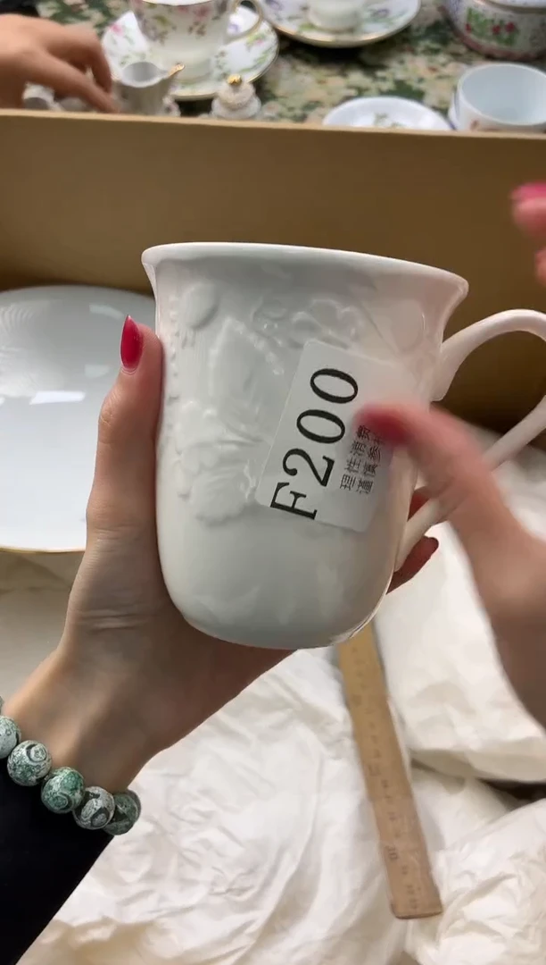 瓷片不****叔       F200