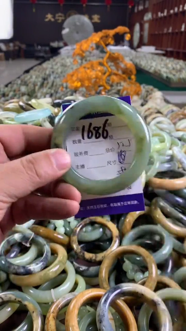 未镶嵌蛇纹石玉手镯1686