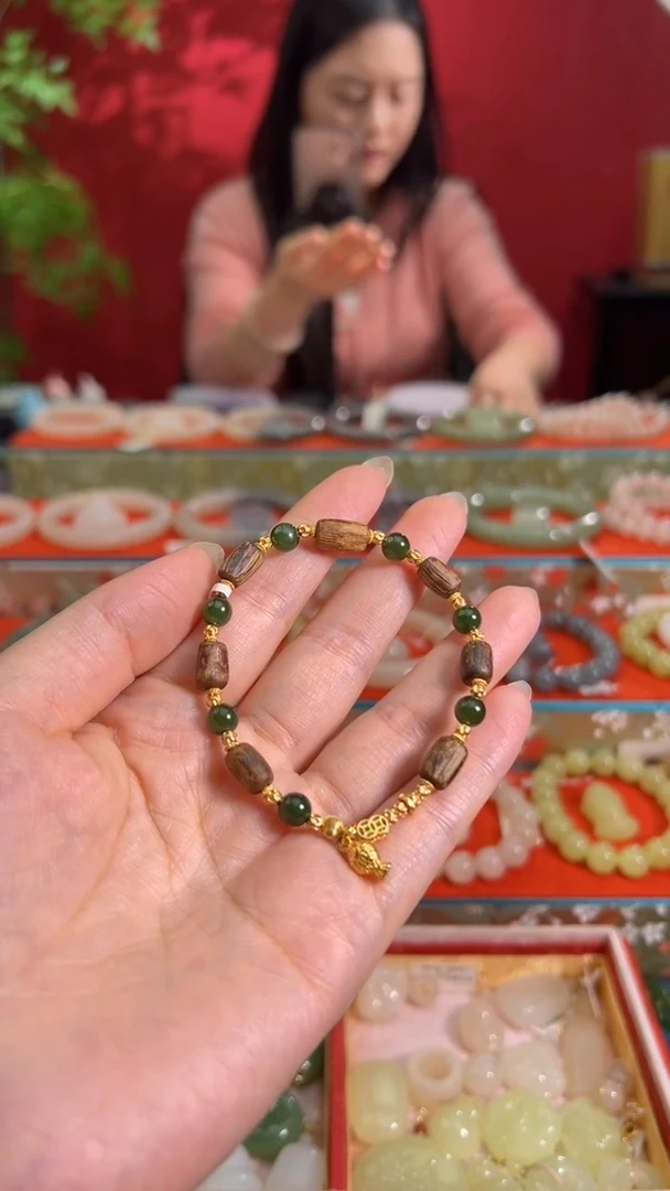 未镶嵌手串和田玉碧玉菠菜绿设计款手串