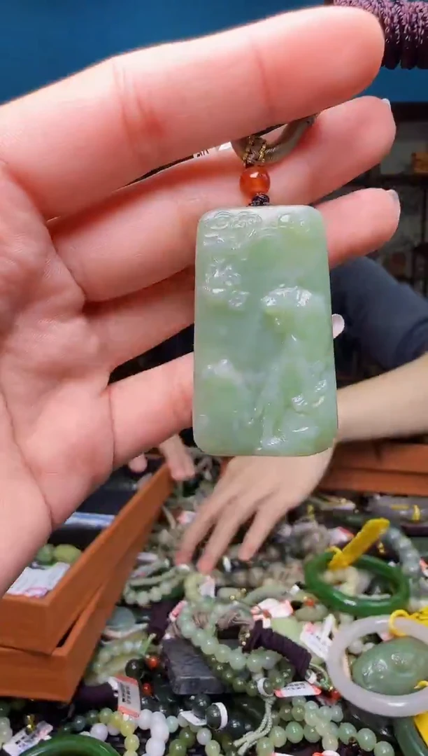 颈饰未镶嵌和田玉1