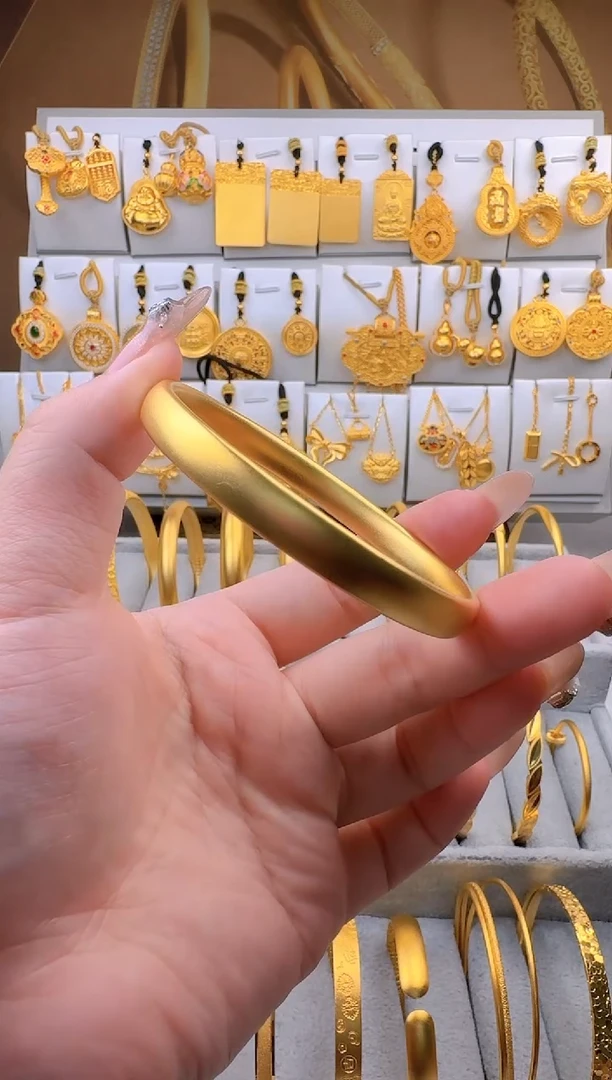 无足银轮胎手镯    总重29g外2.6g  54圈口