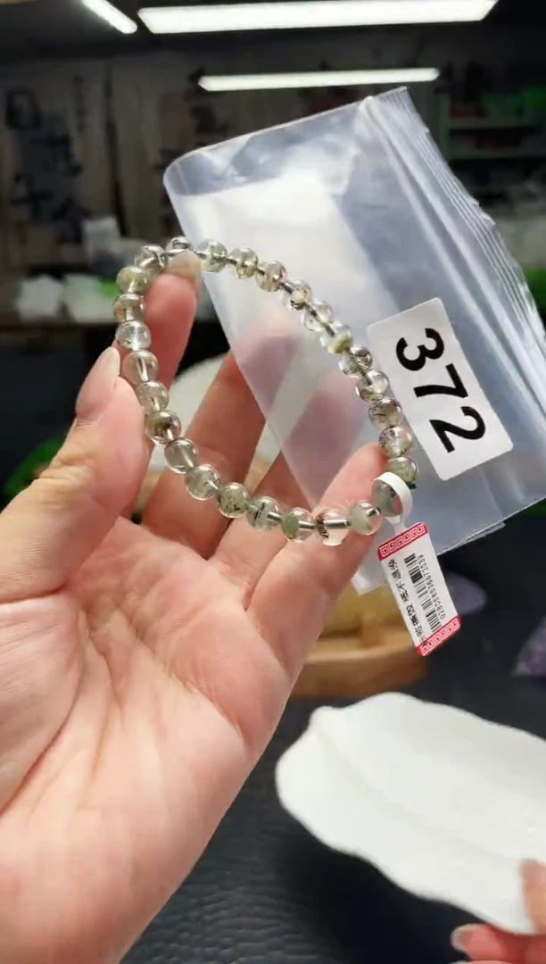 水晶手串未镶嵌手串372