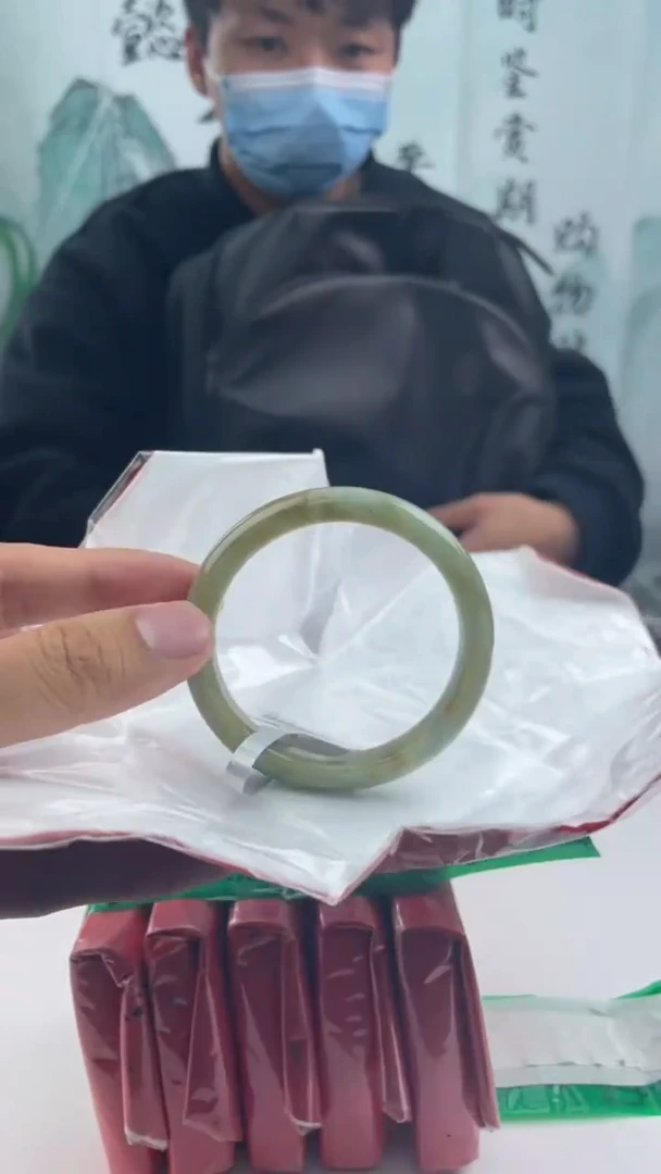 【闪购商品】翡翠手镯未镶嵌3翡翠手镯（微瑕）