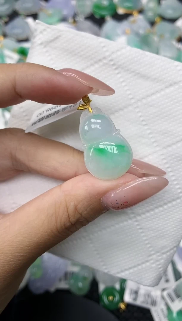 颈饰18K金镶嵌翡翠1111111111