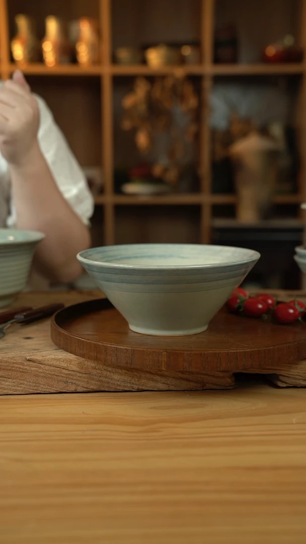 青云系列的8英寸斗笠面碗1个