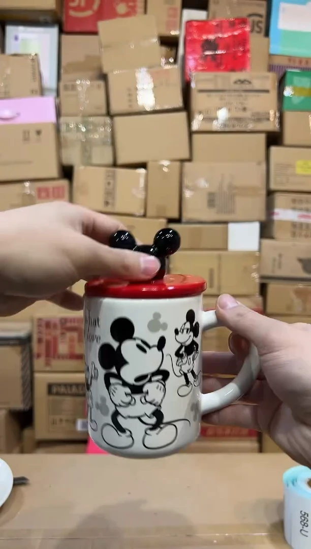 【闪购商品】杯原盒米奇手稿带盖杯