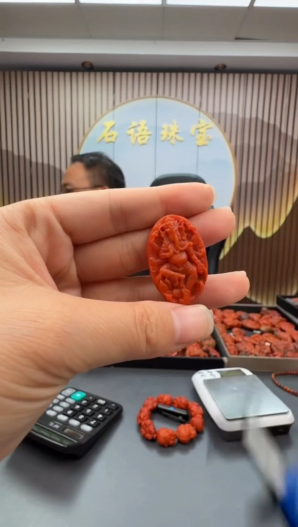 未镶嵌雕刻南红玛瑙050ZB0915产品一个