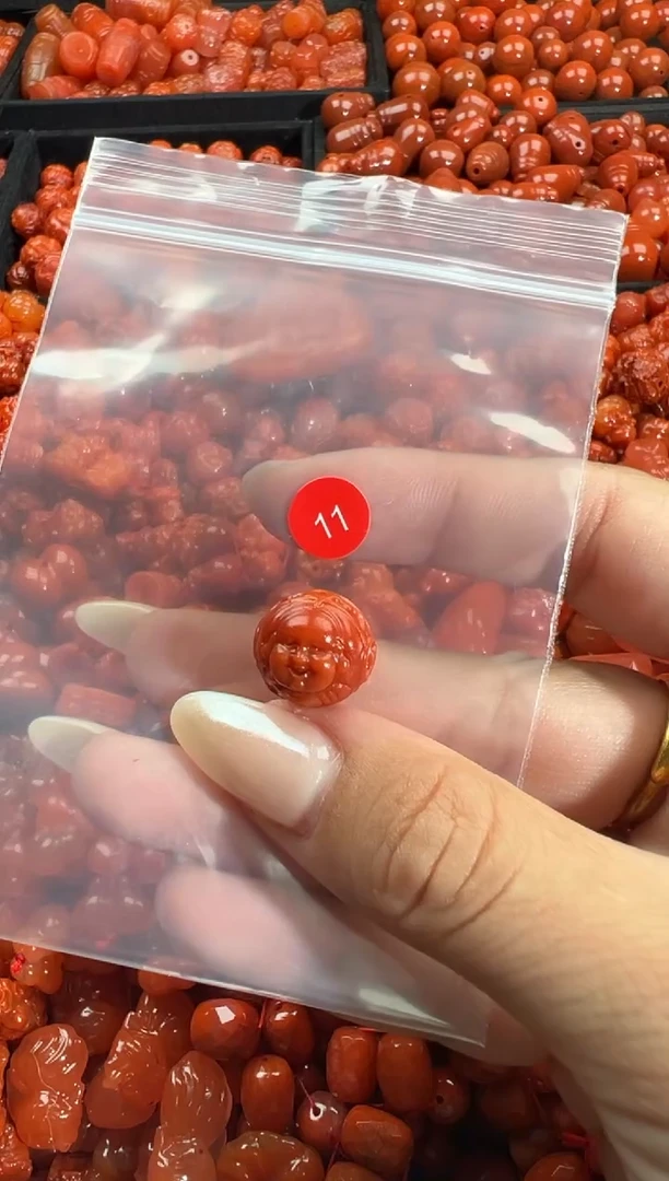 颈饰未镶嵌南红玛瑙1