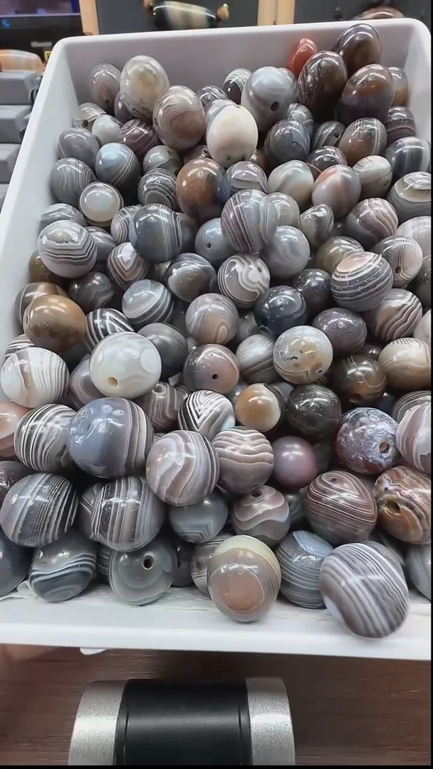 未镶嵌颈饰玛瑙/玉髓玛瑙   1颗