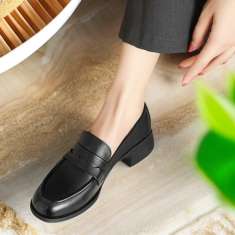【跟高4公分】【尺码35-40】新款真皮百搭圆头粗跟柔软舒适乐福女鞋