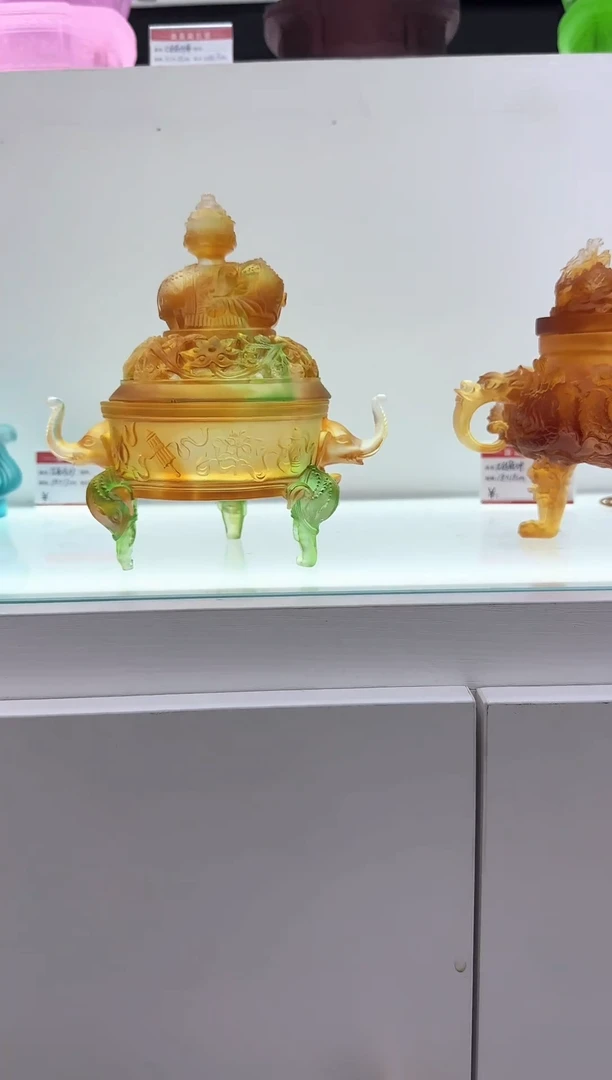 手工艺品琉璃释*。古法琉璃吉象香炉