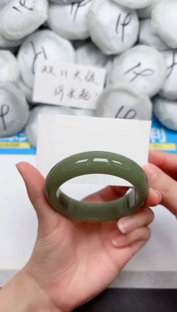 未镶嵌手镯石英质玉38-56.0