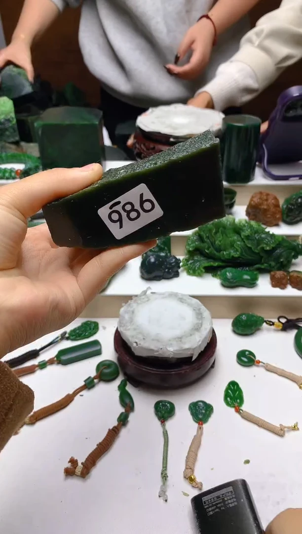 未镶嵌和田玉珠宝半成品1