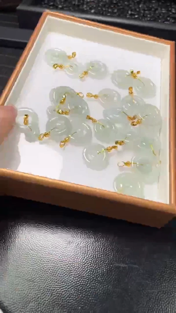 颈饰未镶嵌翡翠多样性发1件