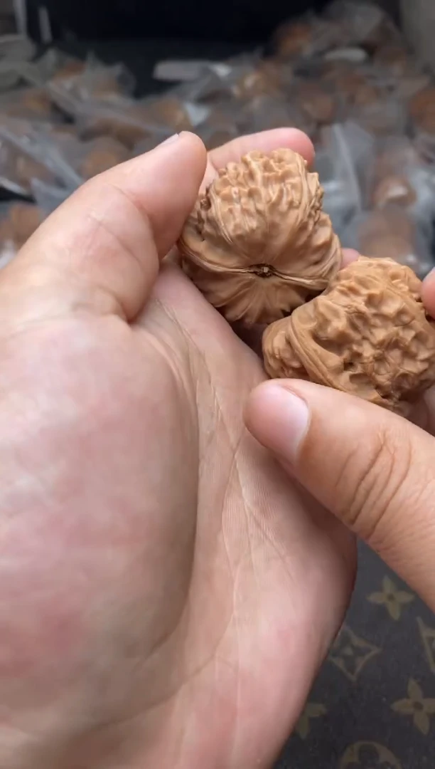 【闪购商品】文玩核桃把件A76号38尺白狮子