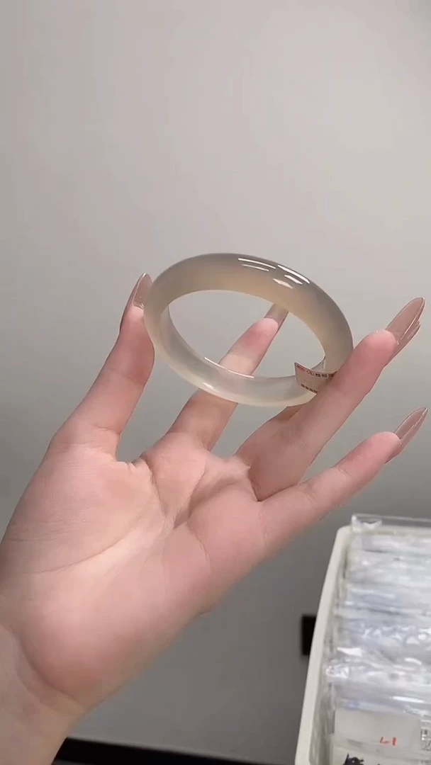 手镯玛瑙/玉髓未镶嵌62正圈马灰