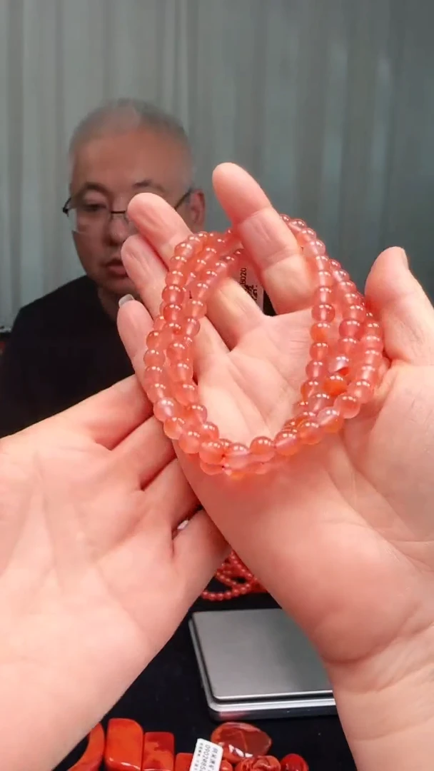 未镶嵌多样性发一件南红玛瑙7mm保山原矿冰飘圆珠多圈