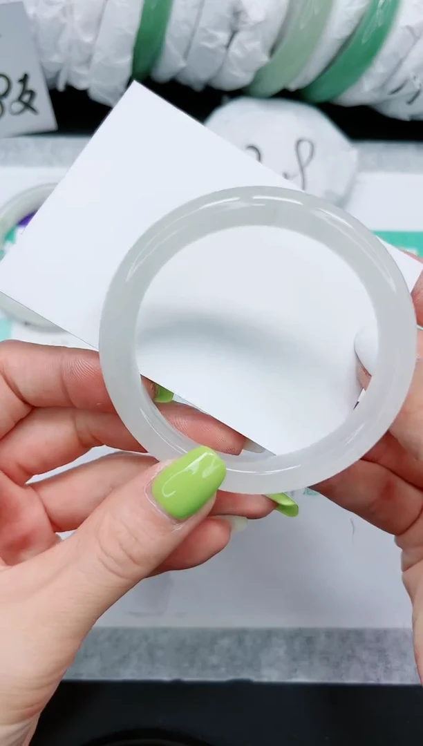 石英质玉手镯未镶嵌689/56