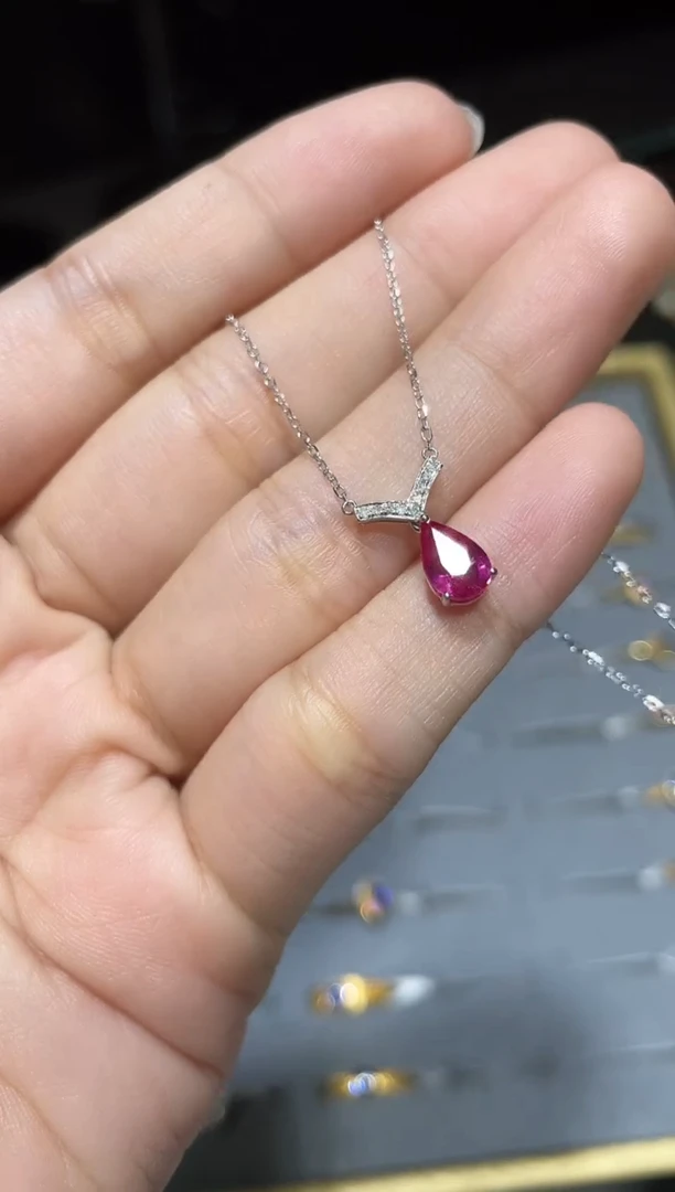 项链18K金镶嵌红宝石1