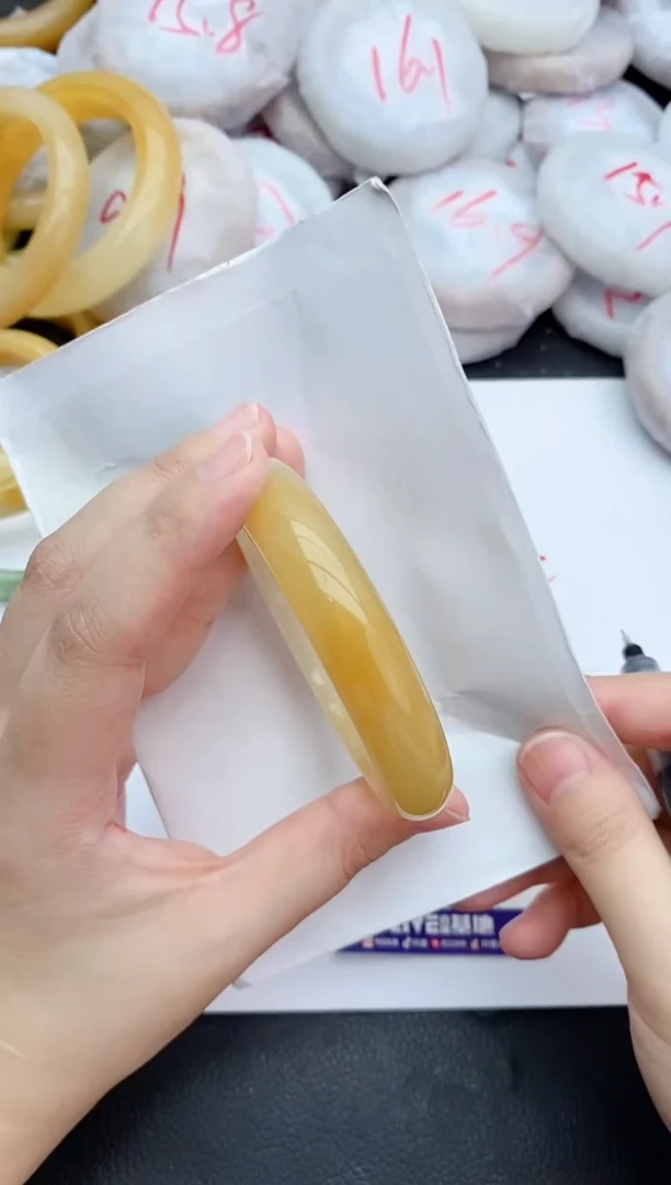 未镶嵌手镯石英质玉243+57/58