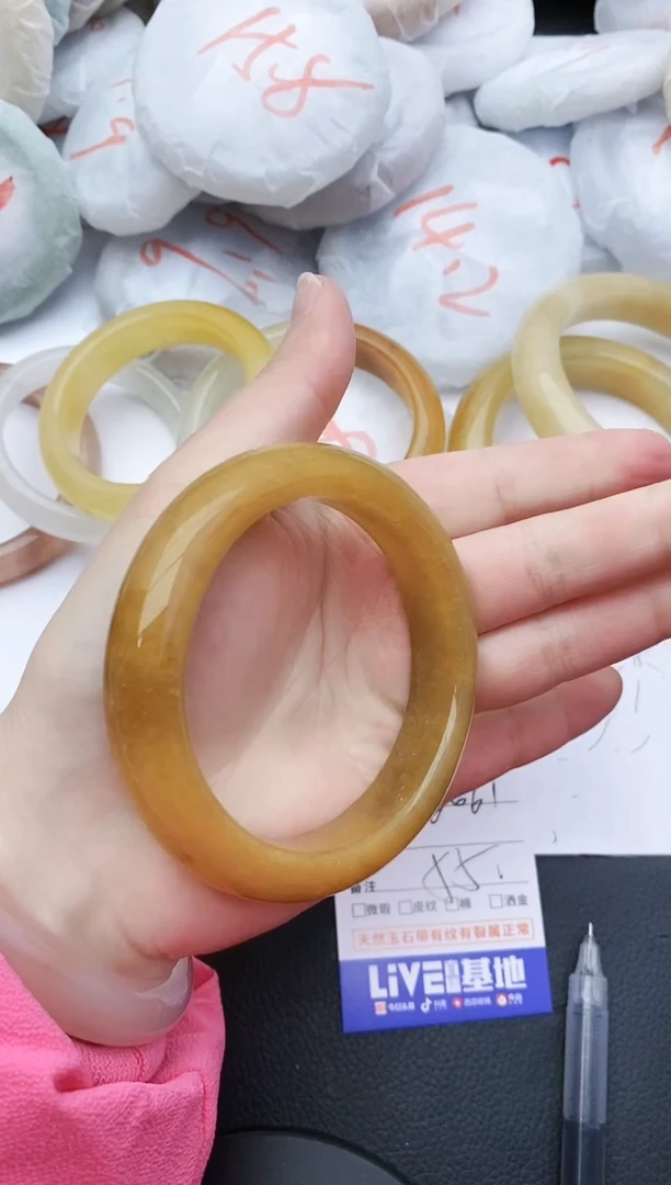 【闪购商品】石英质玉手镯未镶嵌131+60/61