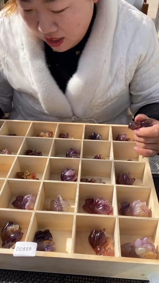 【闪购商品】萤石九尾未镶嵌（紫黄）萤石九尾D559多样性发其一