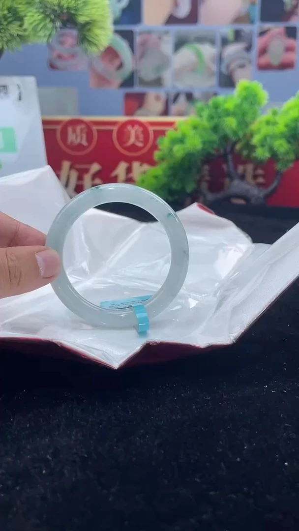 【闪购商品】翡翠手镯未镶嵌1               