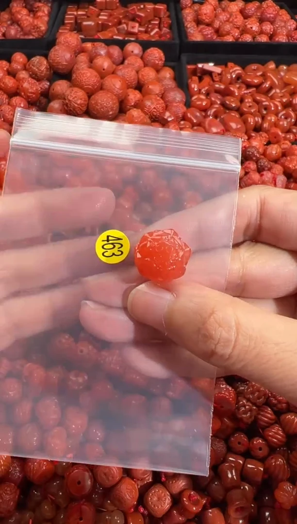 南红玛瑙未镶嵌颈饰1