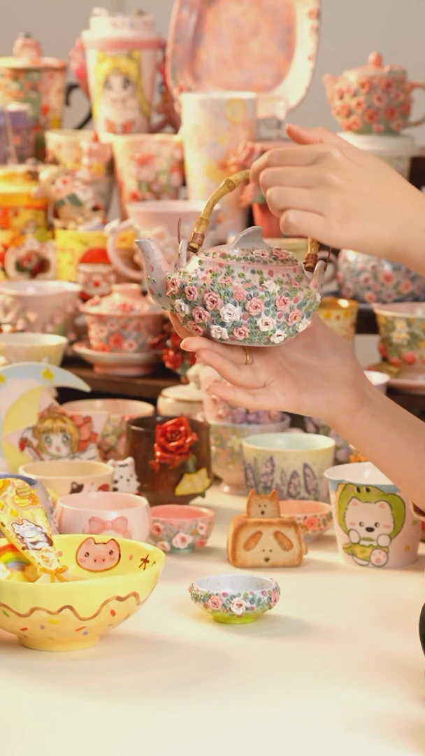 摆件陶景德镇釉下彩手绘设计师款陶瓷