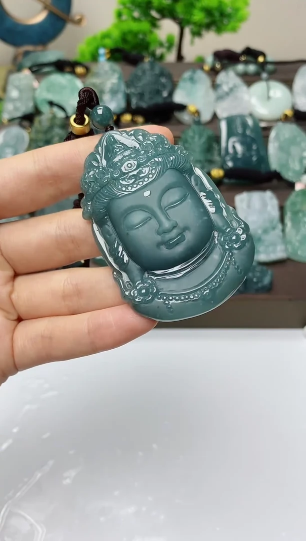 翡翠未镶嵌颈饰