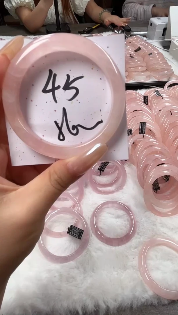 未镶嵌手镯水晶45粉水(清仓默认微瑕不扣细节)