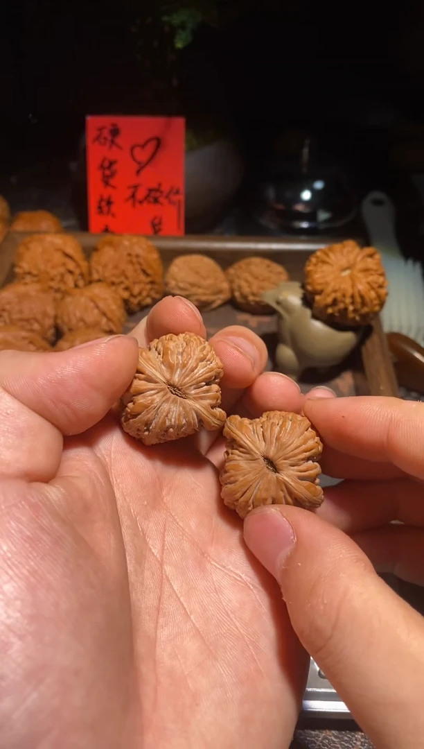 文玩核桃把件5号 32小楼子文玩核桃手把件