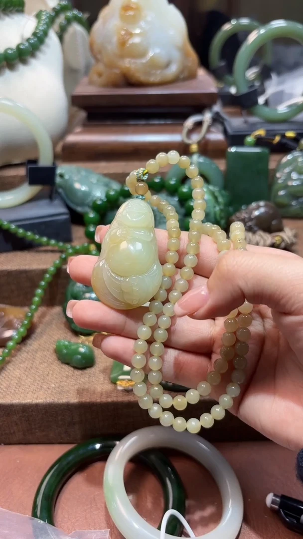 颈饰未镶嵌和田玉1