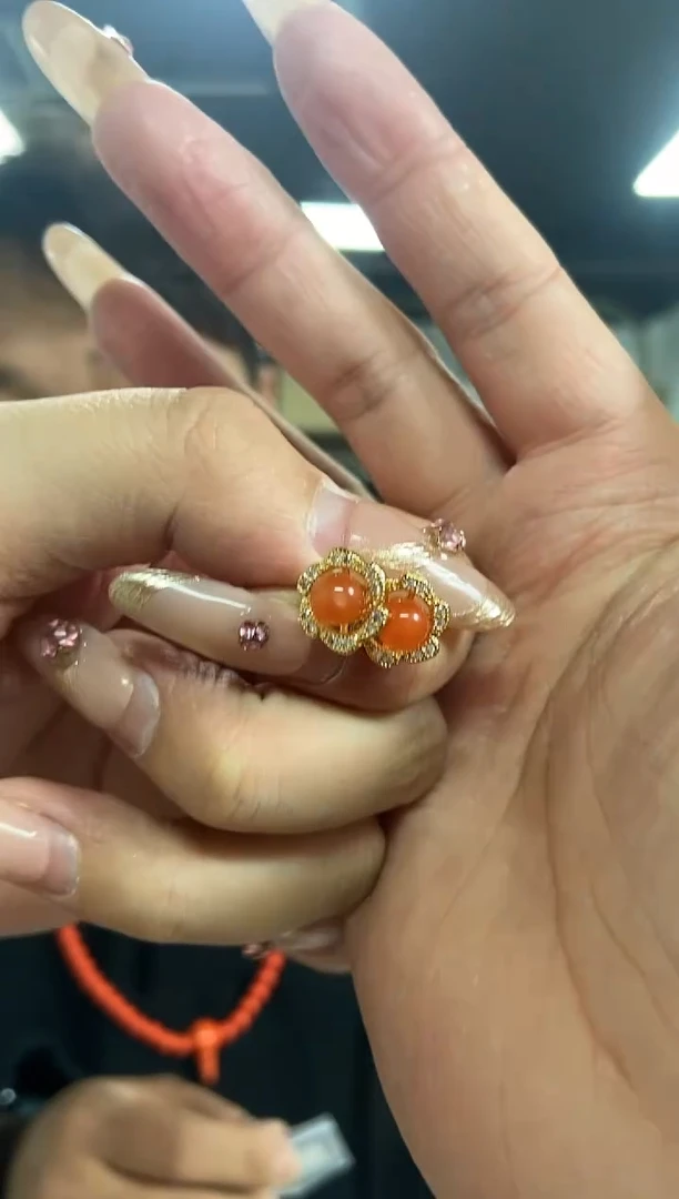 【闪购商品】南红玛瑙耳饰未镶嵌多样性发其一颜色微差