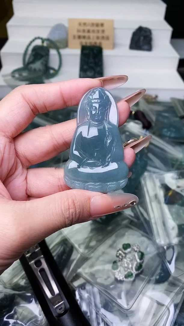 颈饰未镶嵌翡翠