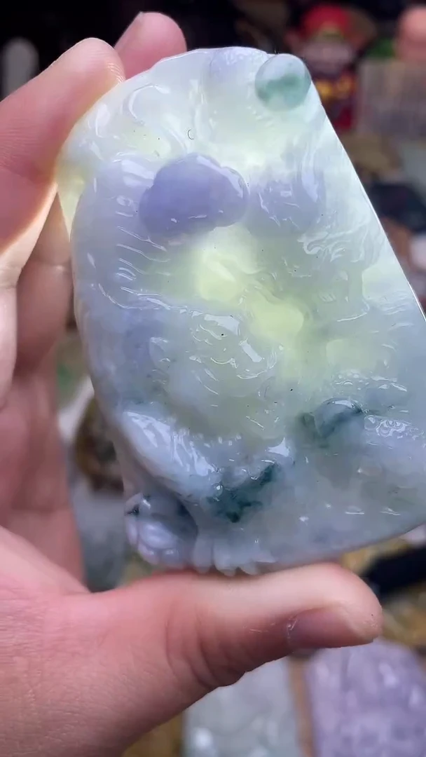 颈饰未镶嵌翡翠龙腾虎跃